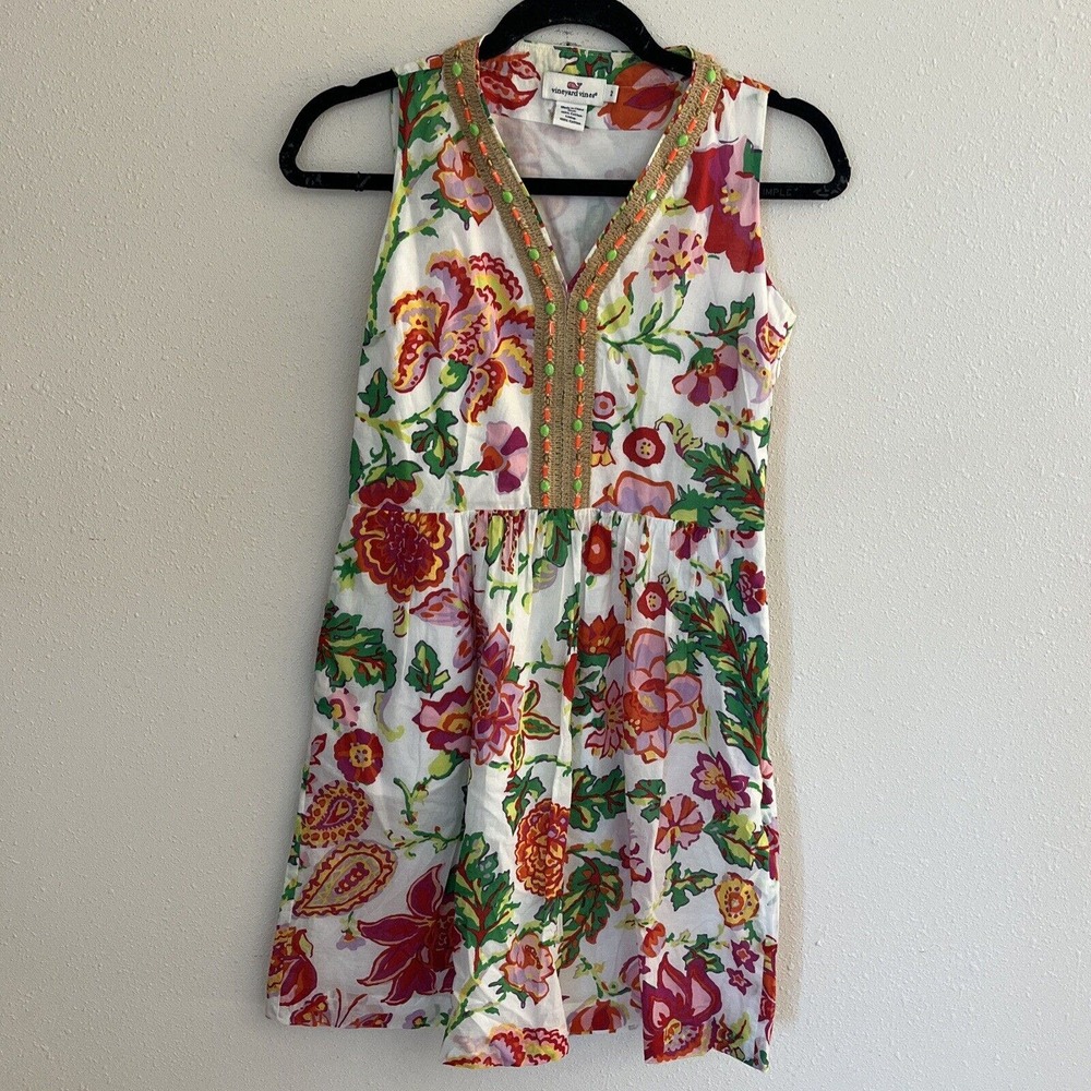 EUC Vineyard Vines Beaded White and Bright Floral Cotton Dress Size 2
